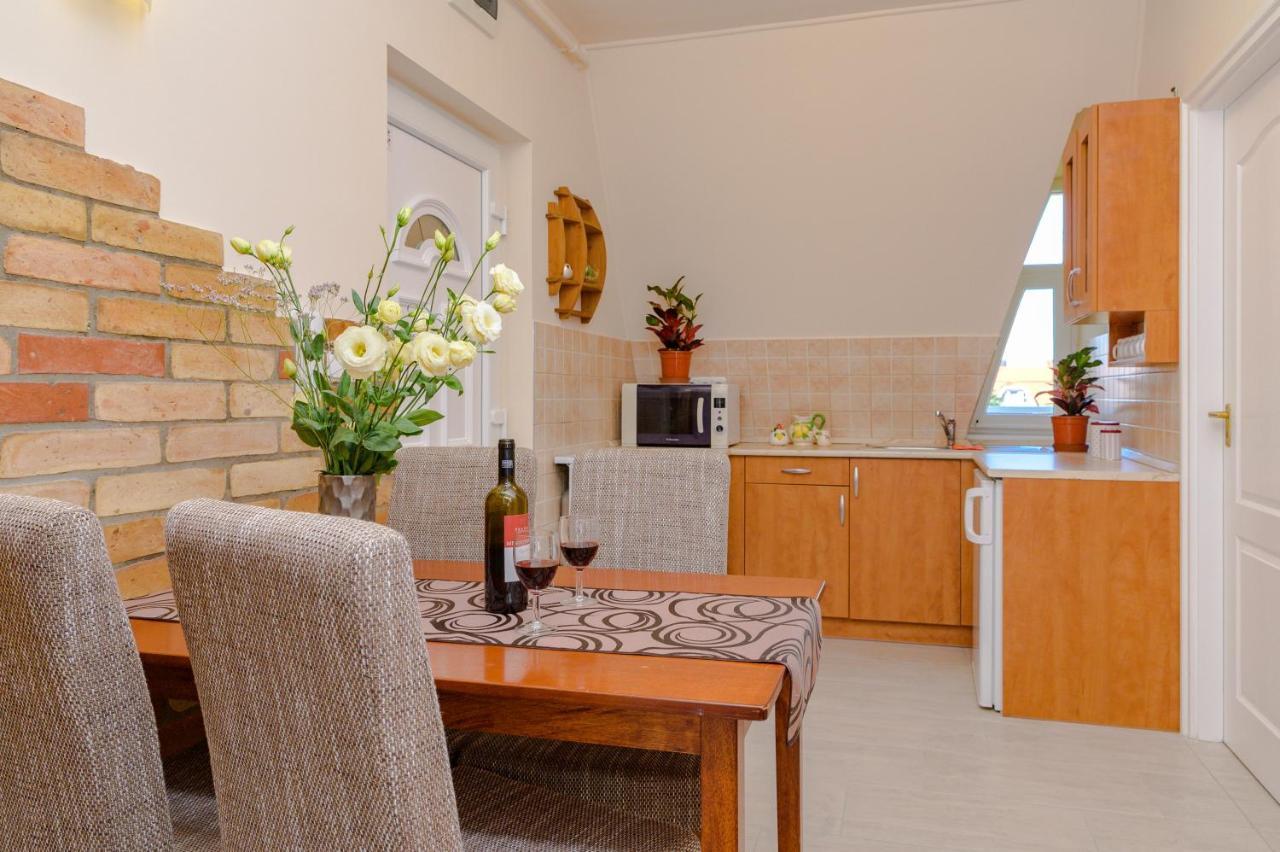 Illes Apartmanok Ii. Hajdúszoboszló Eksteriør billede