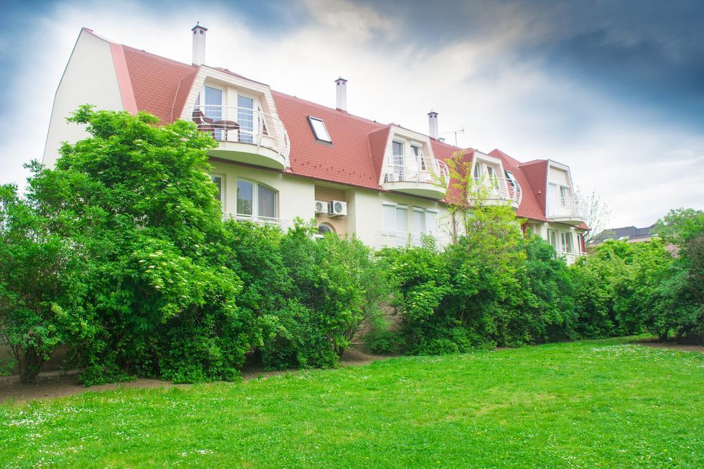 Illes Apartmanok Ii. Hajdúszoboszló Eksteriør billede